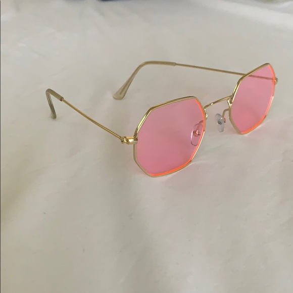 Brand new shades - Picture 3 of 5